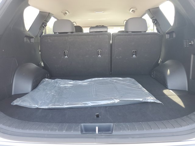 Vehicle image 14 of 33
