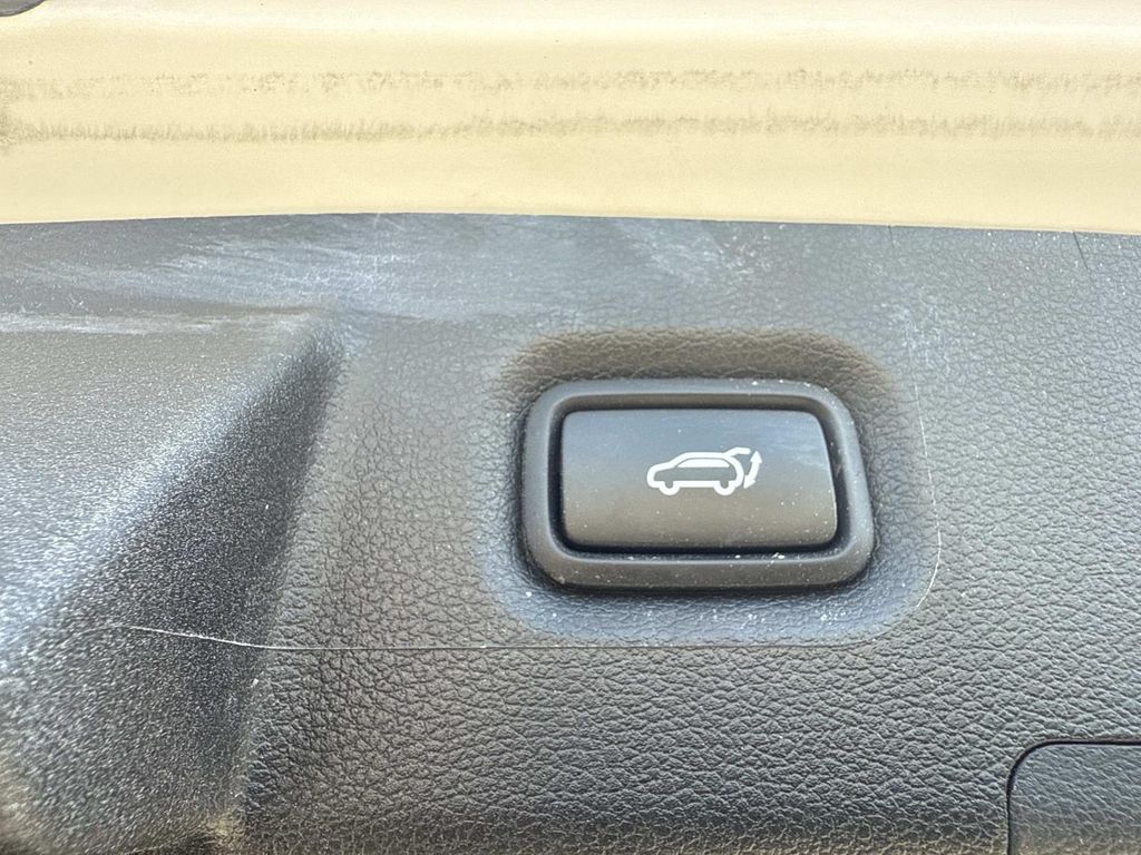 2023 Hyundai Santa Fe SEL Image 30 of 34