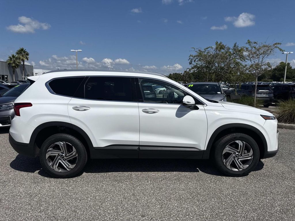 2023 Hyundai Santa Fe SEL Image 4 of 34