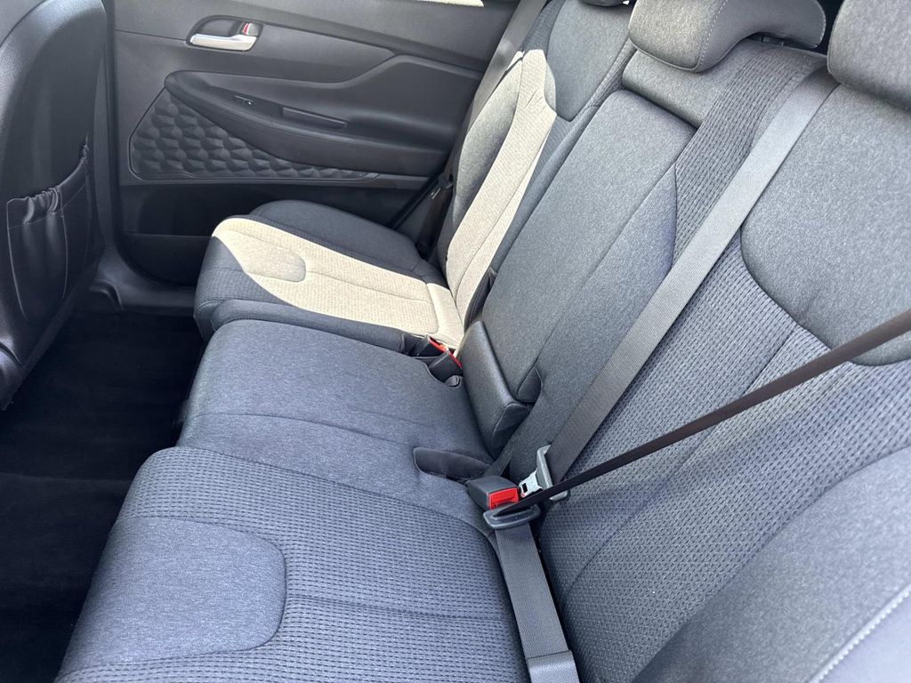 2023 Hyundai Santa Fe SEL Image 13 of 34