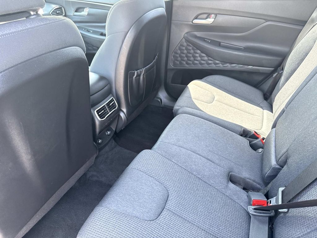 2023 Hyundai Santa Fe SEL Image 11 of 34