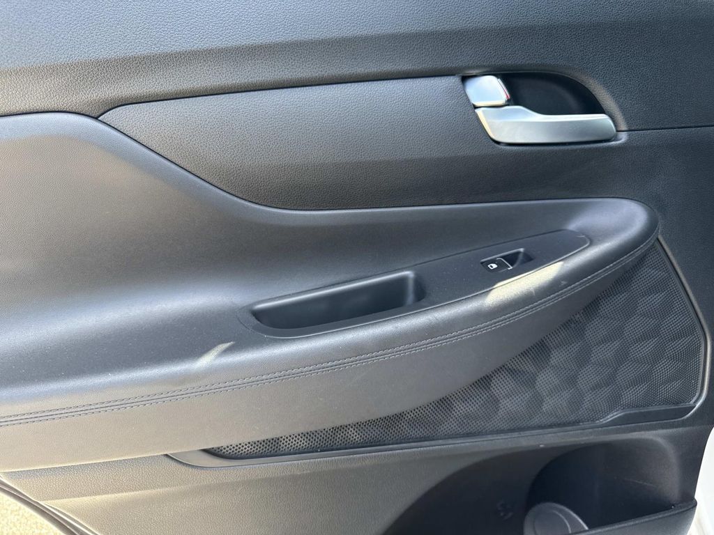 2023 Hyundai Santa Fe SEL Image 24 of 34