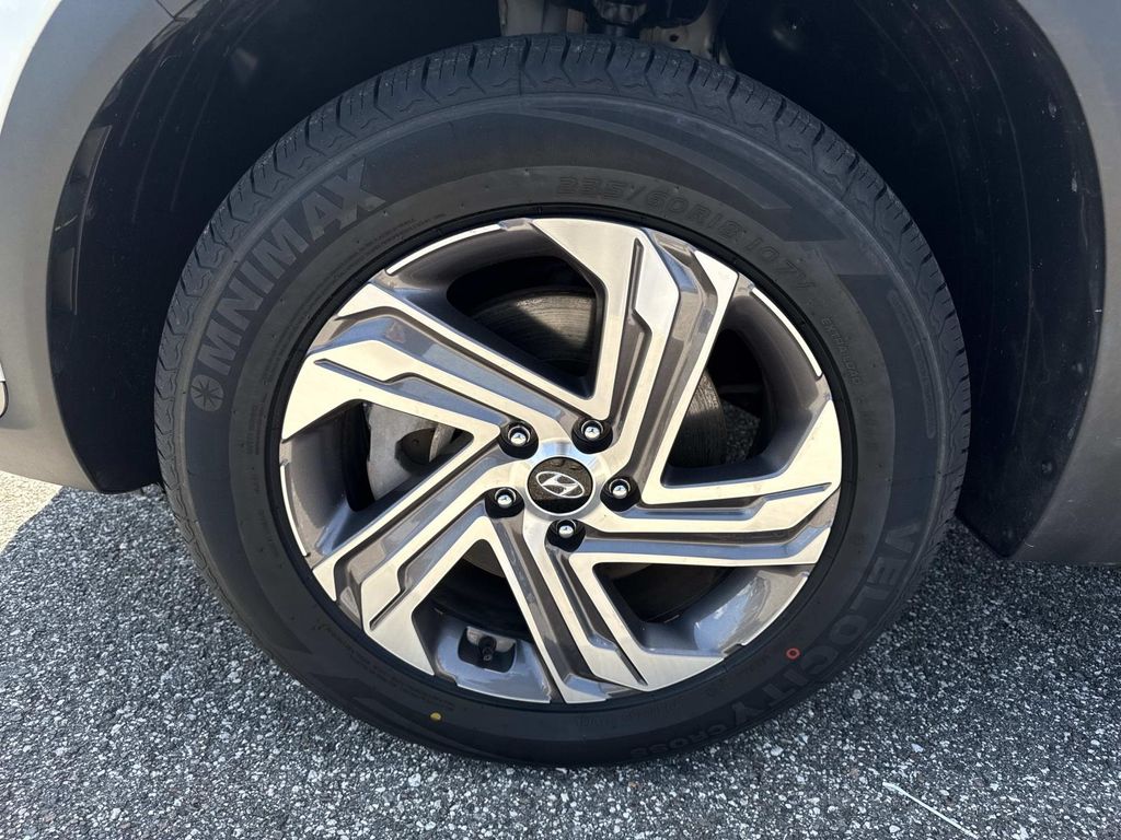 2023 Hyundai Santa Fe SEL Image 8 of 34