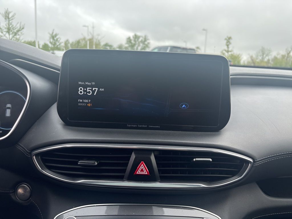 Vehicle image 11 of 21