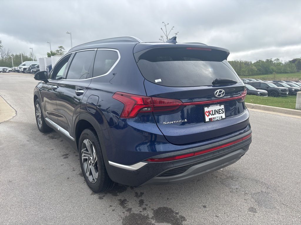 Vehicle image 4 of 21