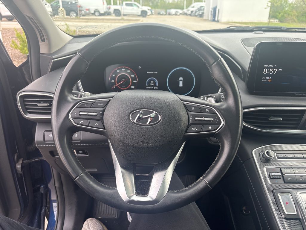 Vehicle image 10 of 21