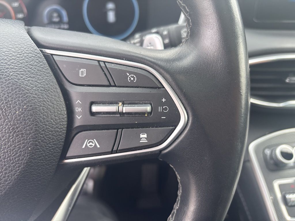 Vehicle image 12 of 21