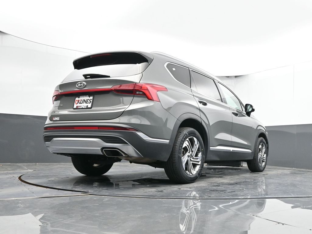 Vehicle image 20 of 52