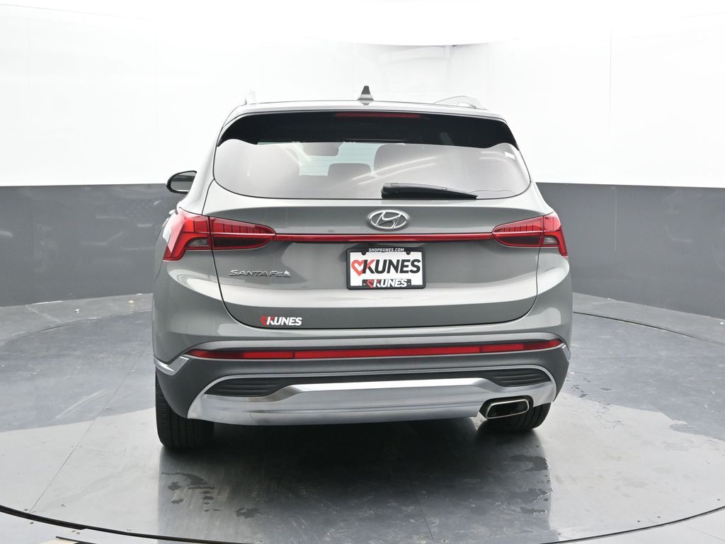 Vehicle image 21 of 52