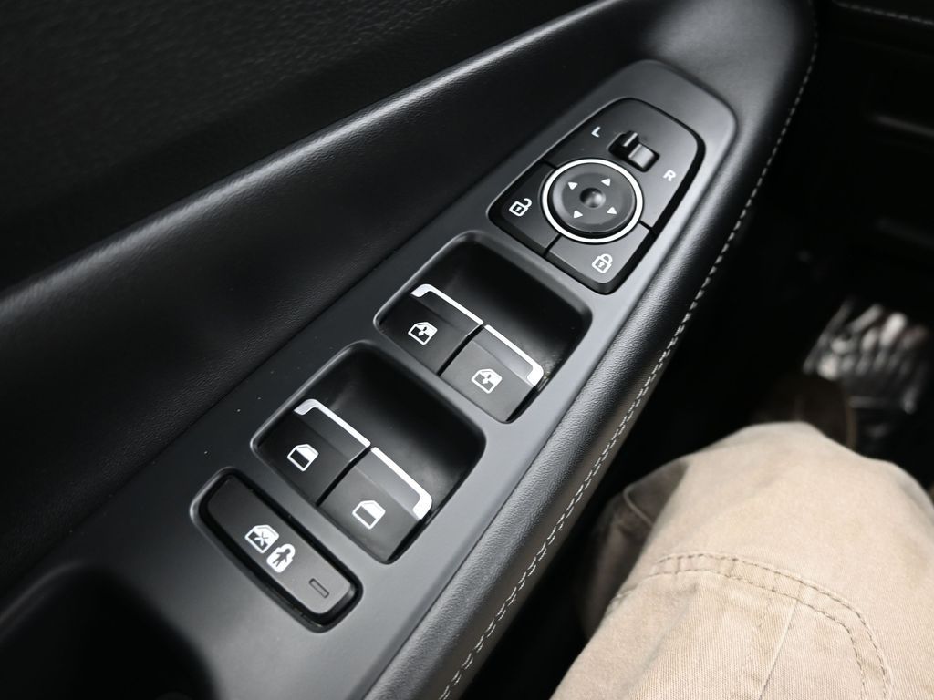Vehicle image 45 of 52