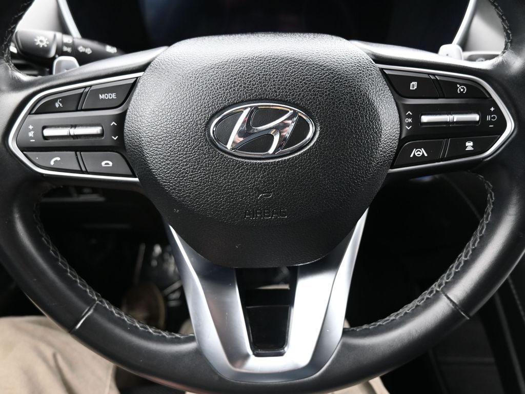 Vehicle image 33 of 52