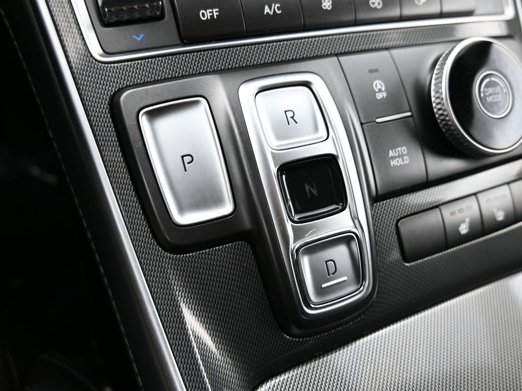 Vehicle image 38 of 52