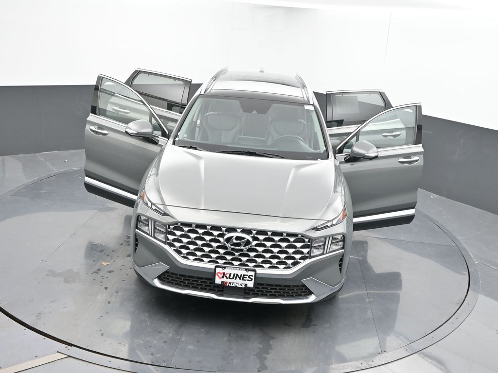 Vehicle image 4 of 52