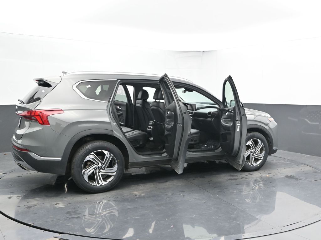 Vehicle image 17 of 52