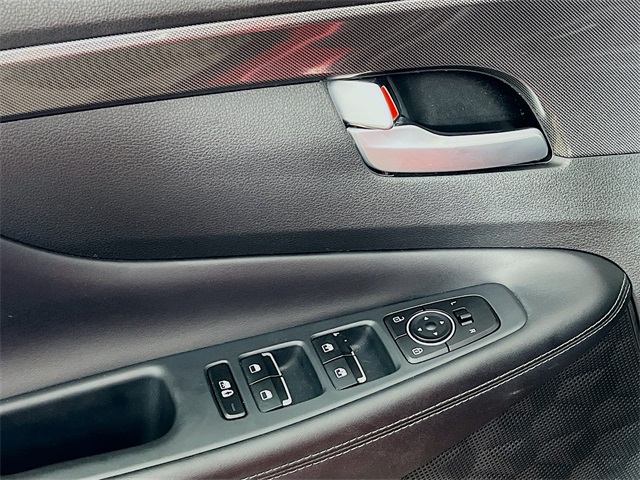 Vehicle image 9 of 44