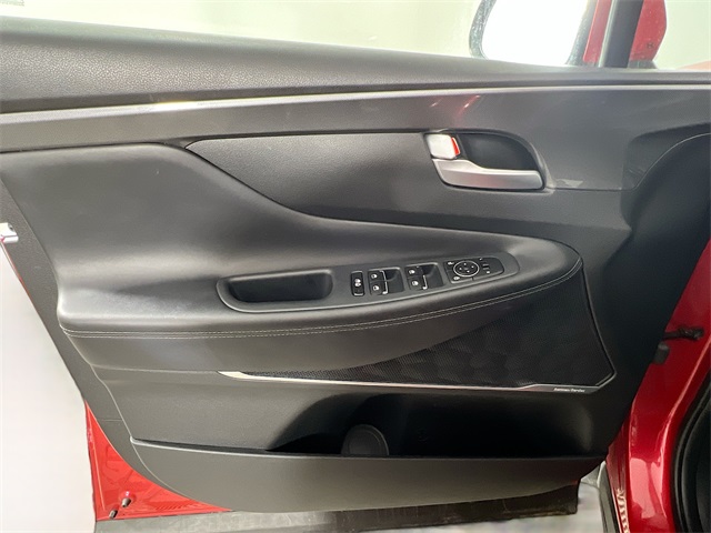 Vehicle image 33 of 44