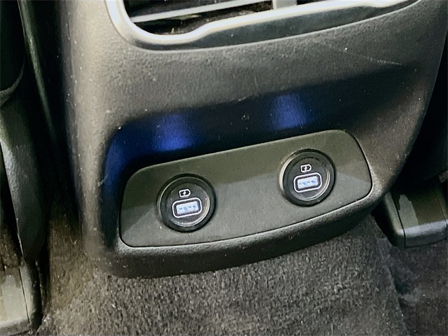 Vehicle image 37 of 44