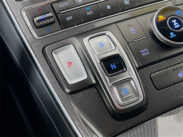 Vehicle image 23 of 44