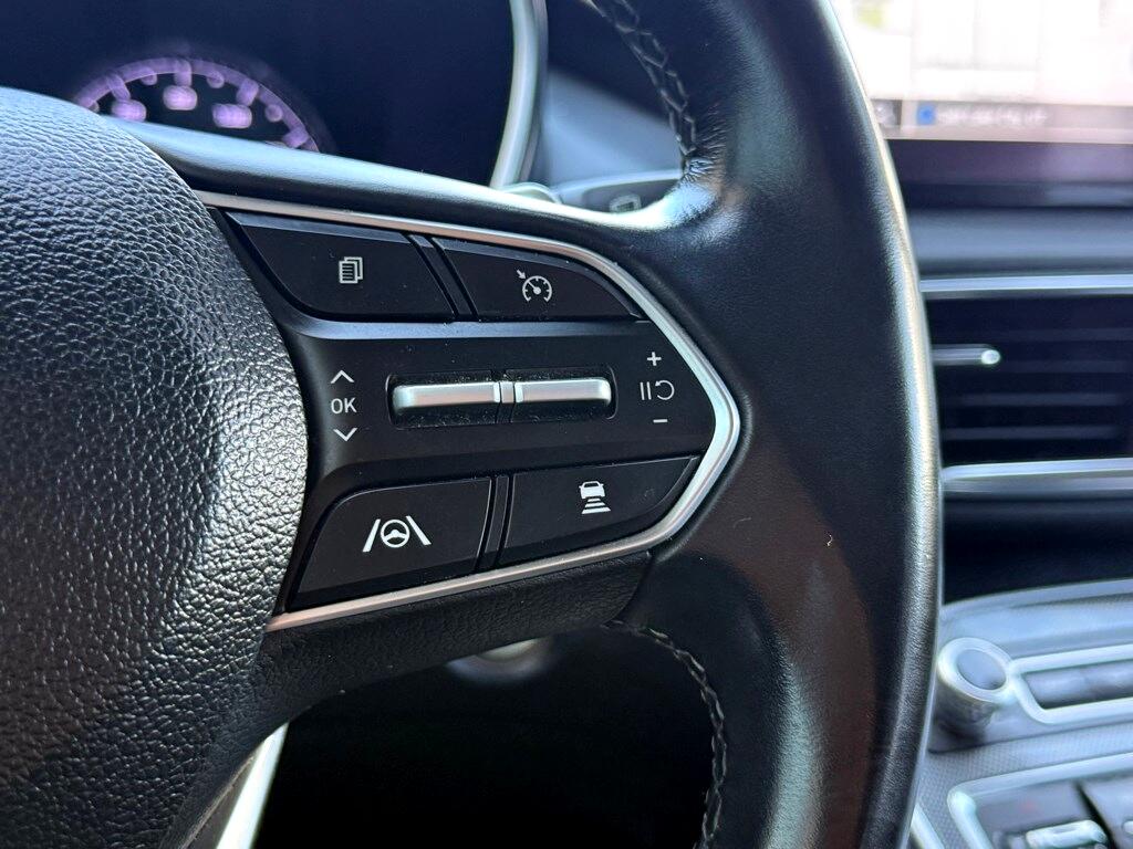 Vehicle image 28 of 48