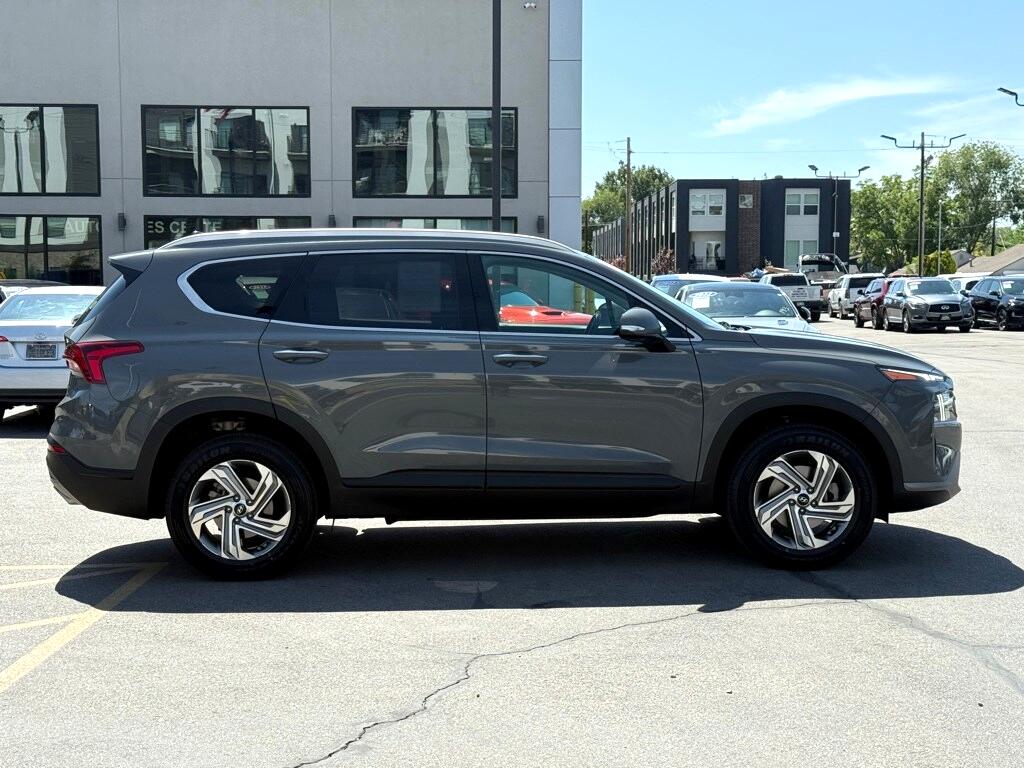 Vehicle image 3 of 48