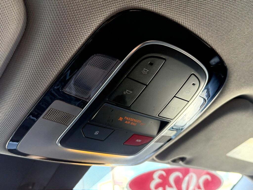 Vehicle image 39 of 48