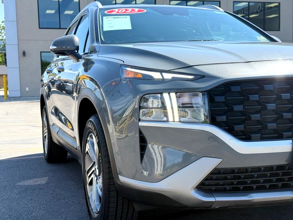 Vehicle image 10 of 48