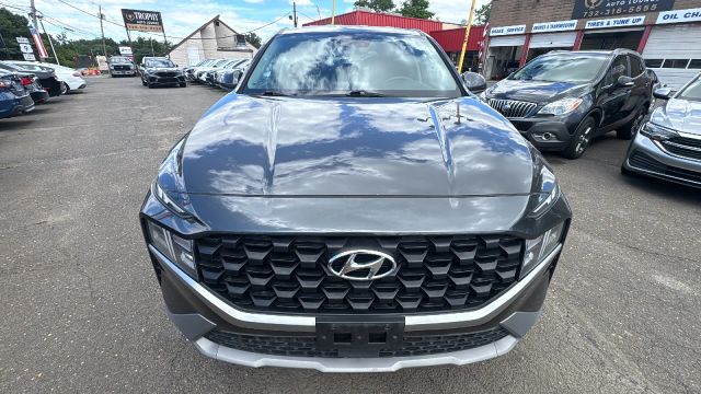 2023 Hyundai Santa Fe SE Image 2 of 29