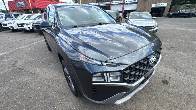 2023 Hyundai Santa Fe SE Image 3 of 29