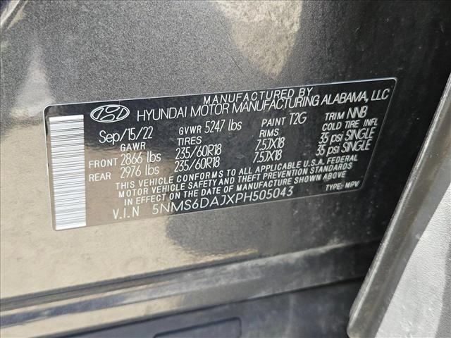 Vehicle image 21 of 23