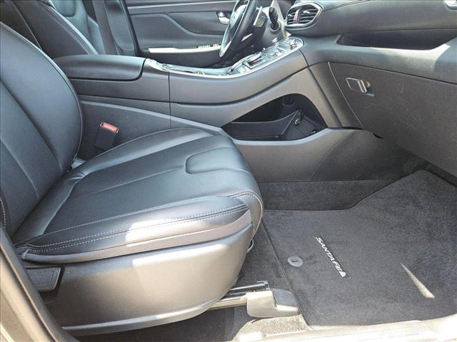 Vehicle image 22 of 23