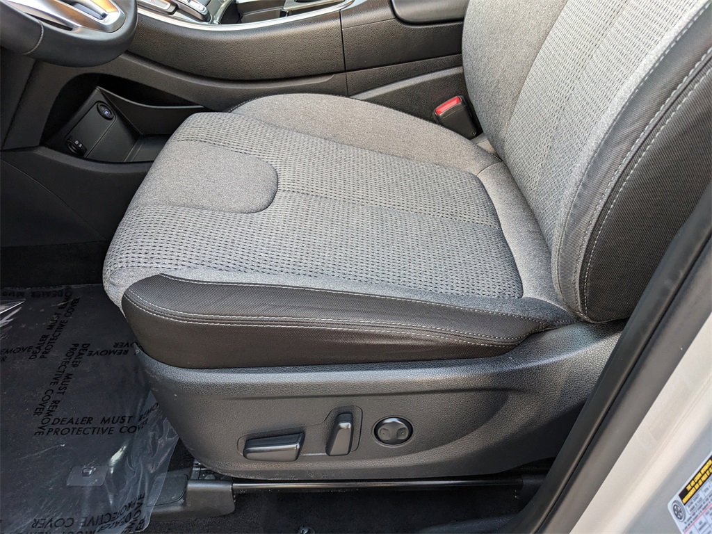 Vehicle image 22 of 39