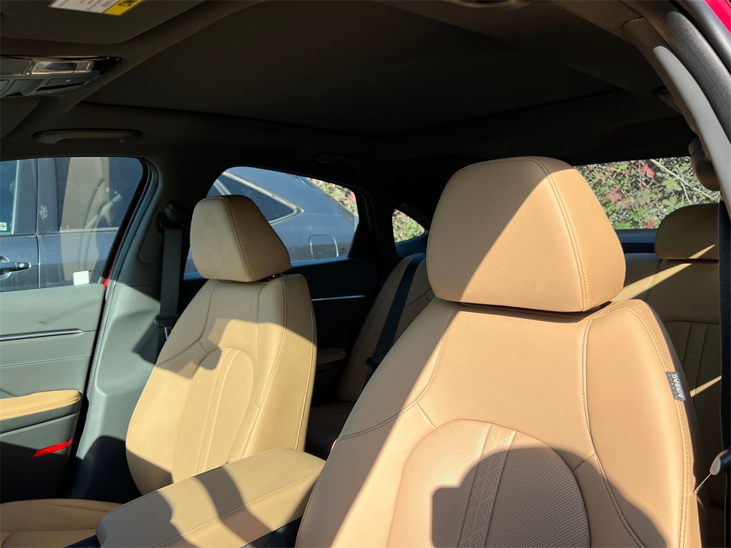 Vehicle image 16 of 22