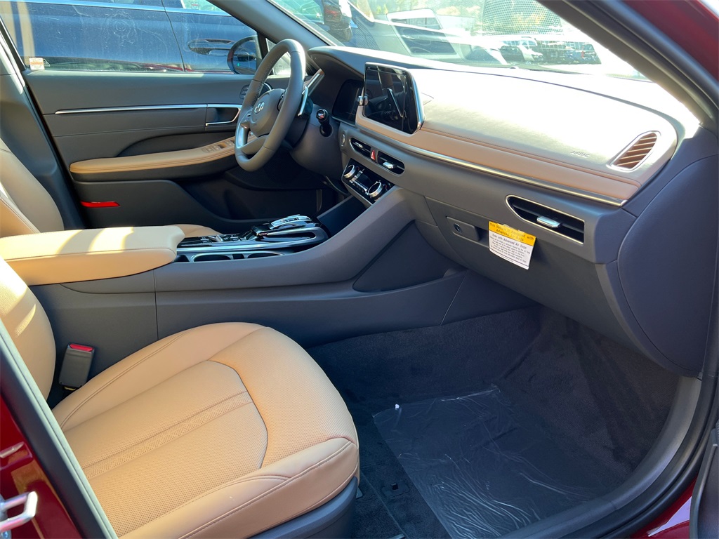Vehicle image 6 of 22