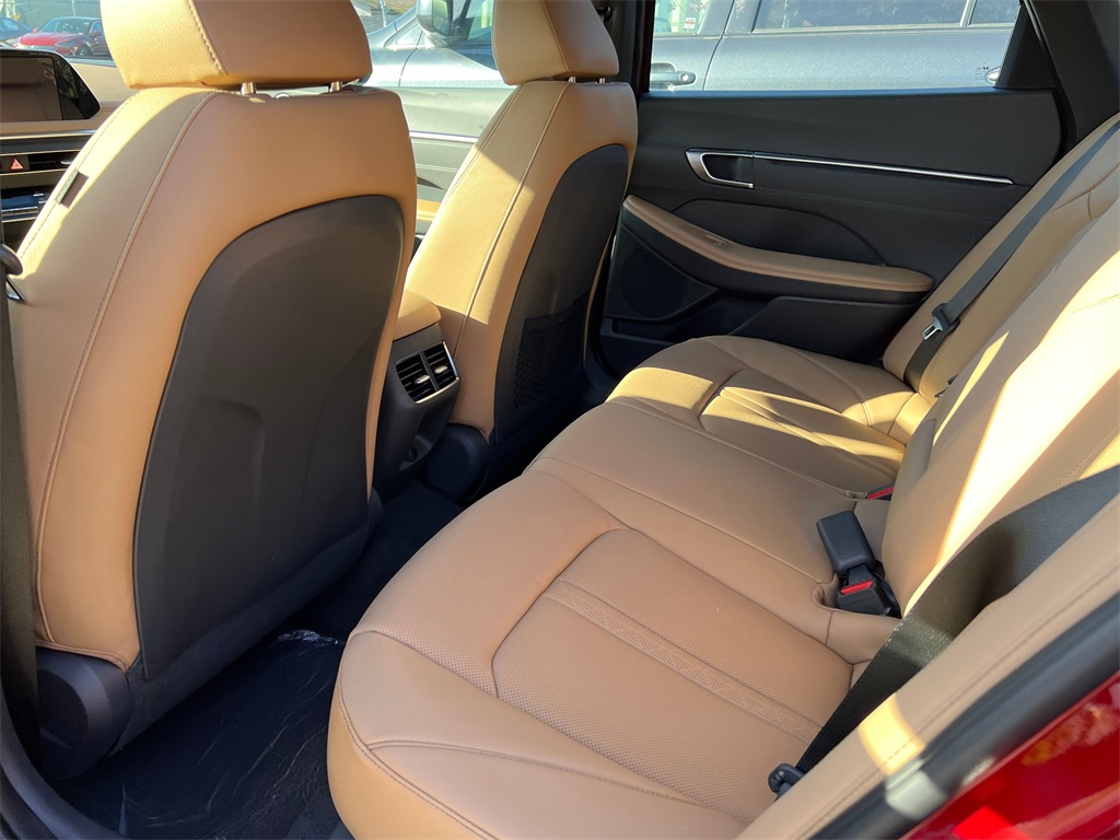 Vehicle image 8 of 22