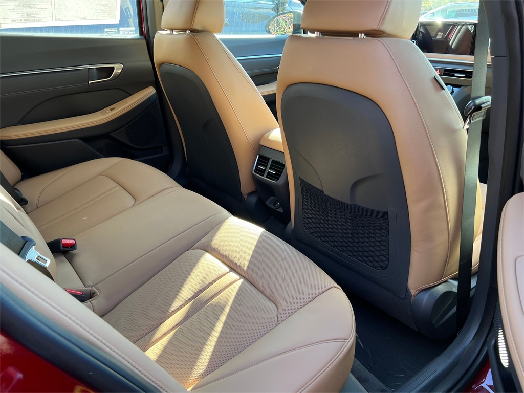 Vehicle image 7 of 22