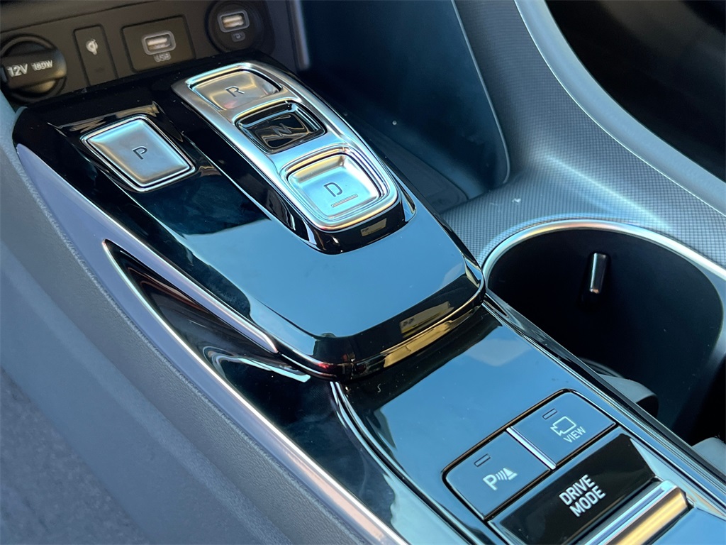 Vehicle image 20 of 22