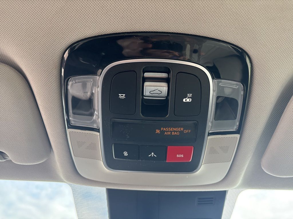 Vehicle image 19 of 19