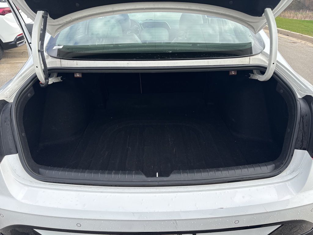 Vehicle image 6 of 19
