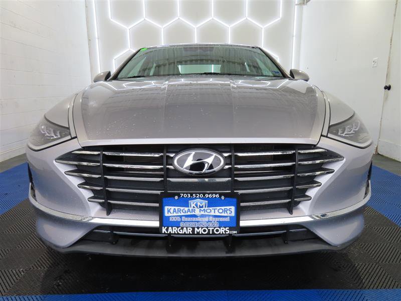 2023 Hyundai Sonata SE Image 2 of 32