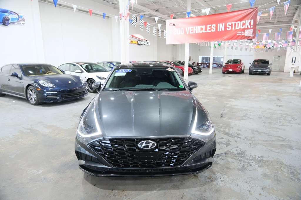 2023 Hyundai Sonata SEL Image 2 of 30