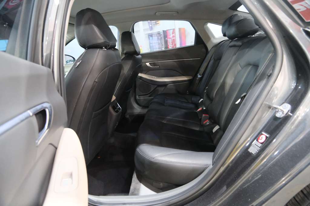 2023 Hyundai Sonata SEL Image 17 of 30