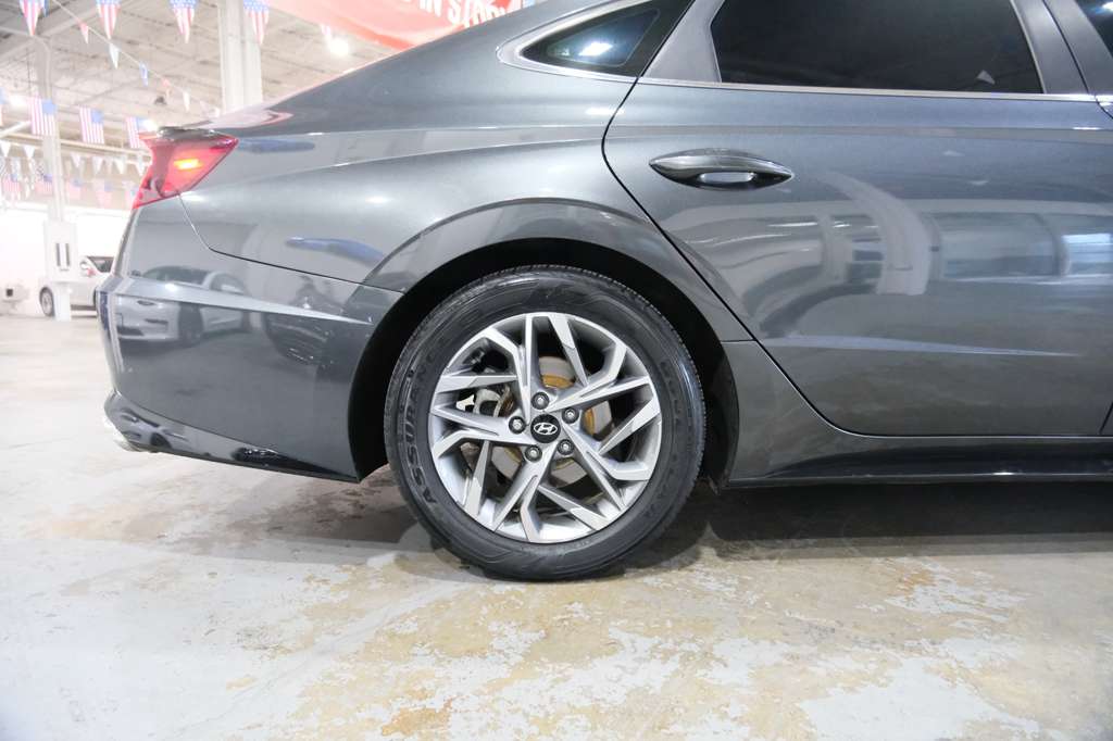 2023 Hyundai Sonata SEL Image 10 of 30