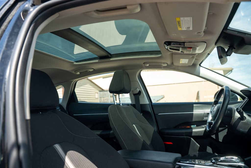Vehicle image 13 of 43