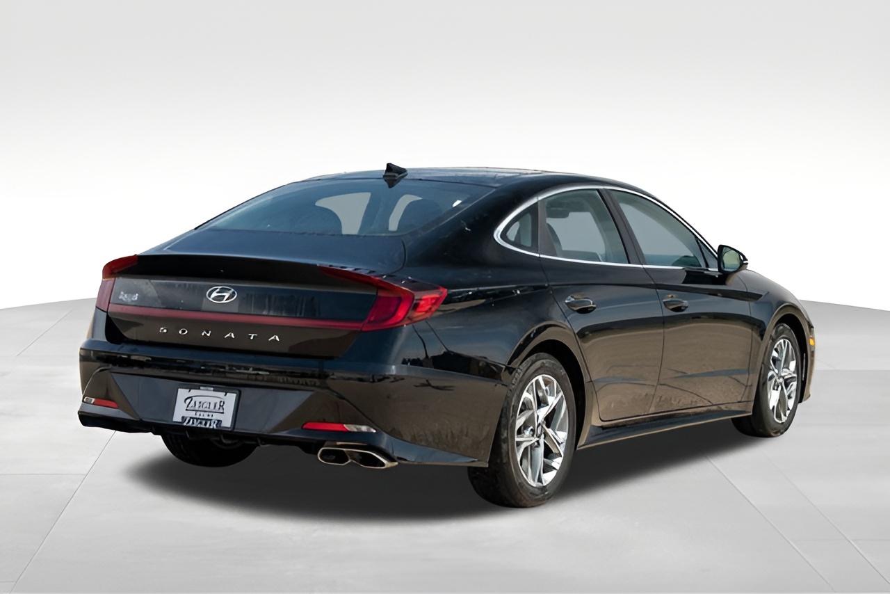 Vehicle image 40 of 43