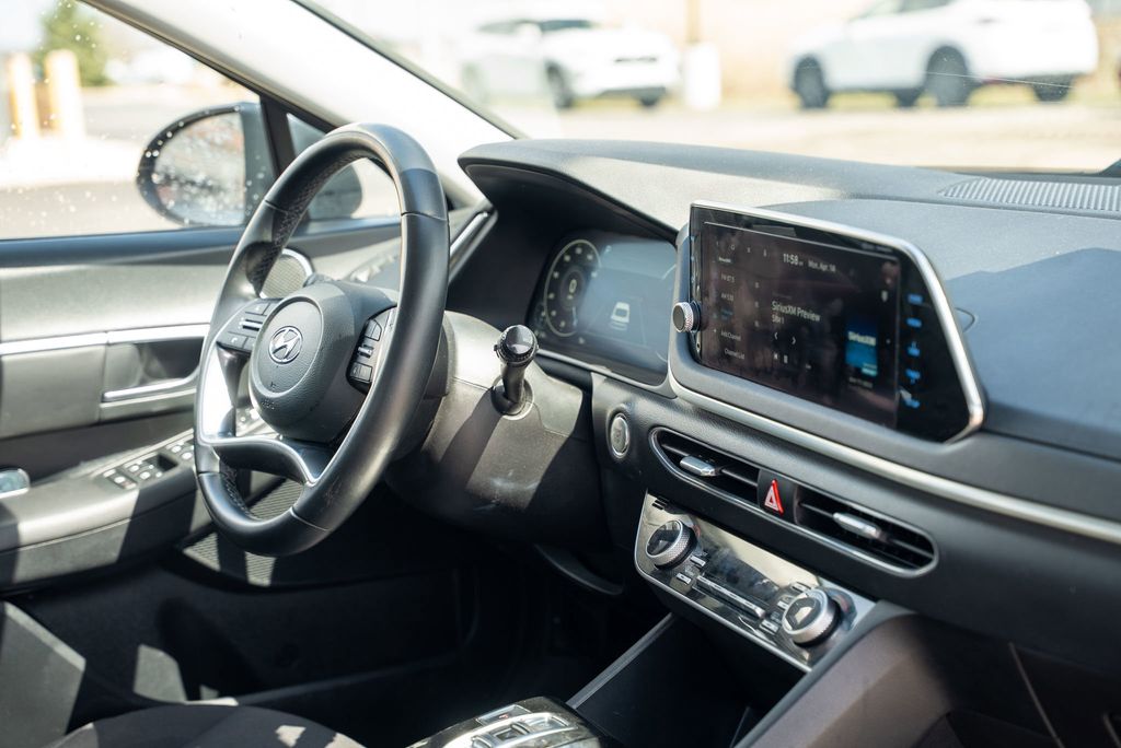Vehicle image 12 of 43