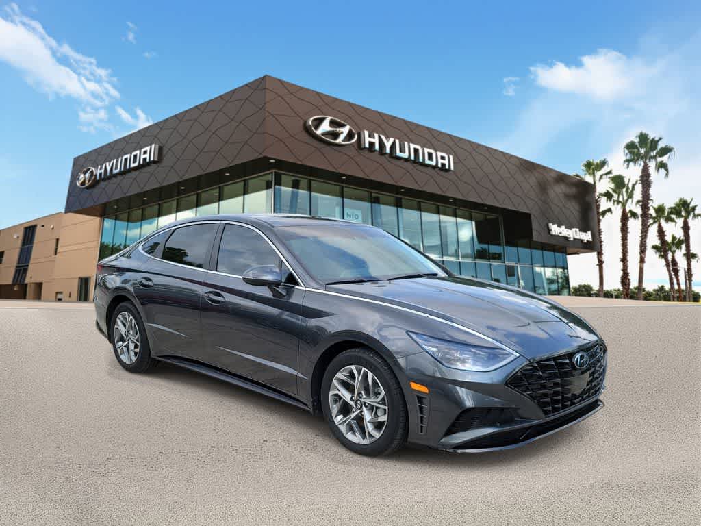 2023 Hyundai Sonata SEL Image 2 of 30