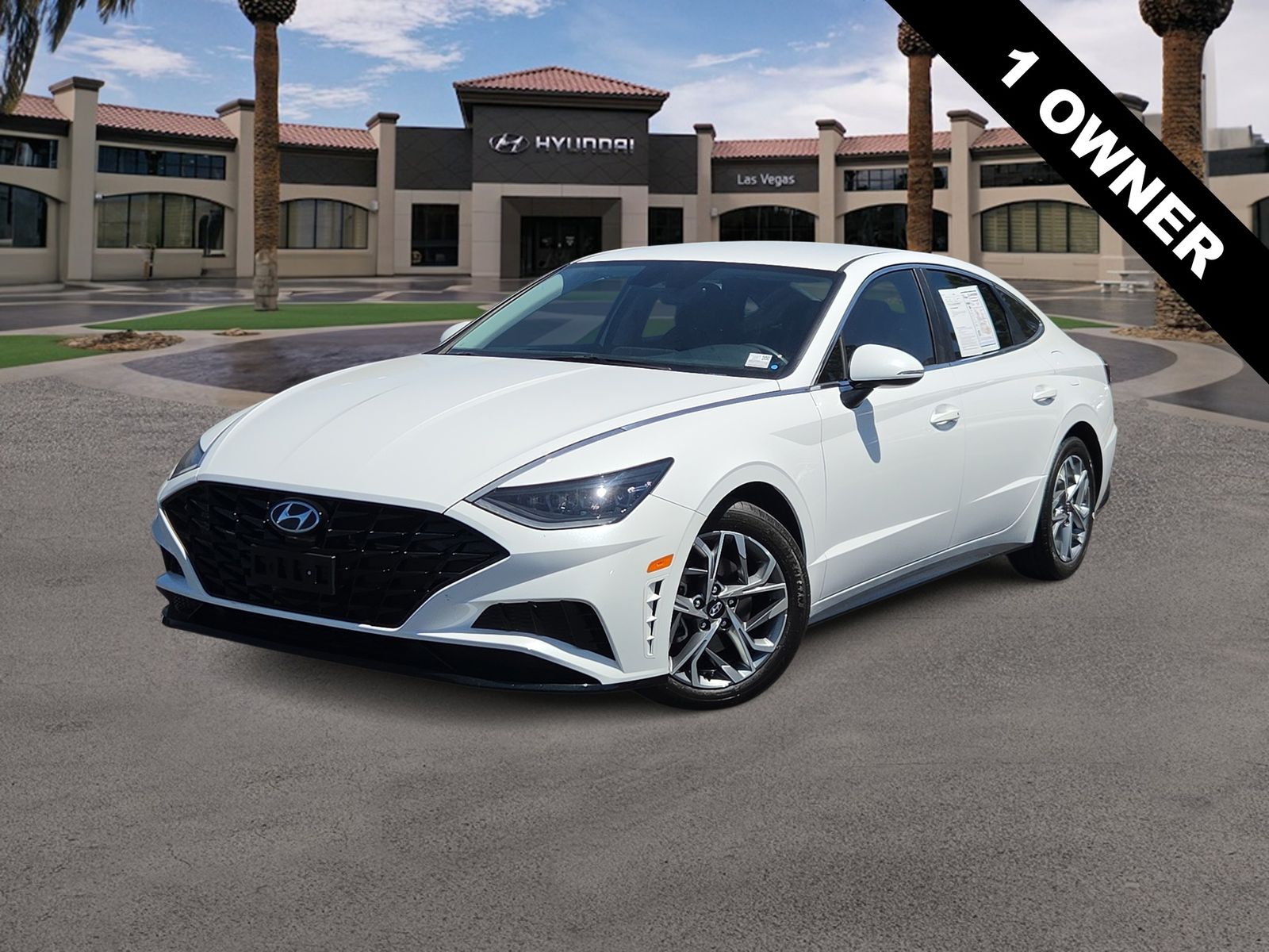 2023 Hyundai Sonata SEL Image 2 of 30