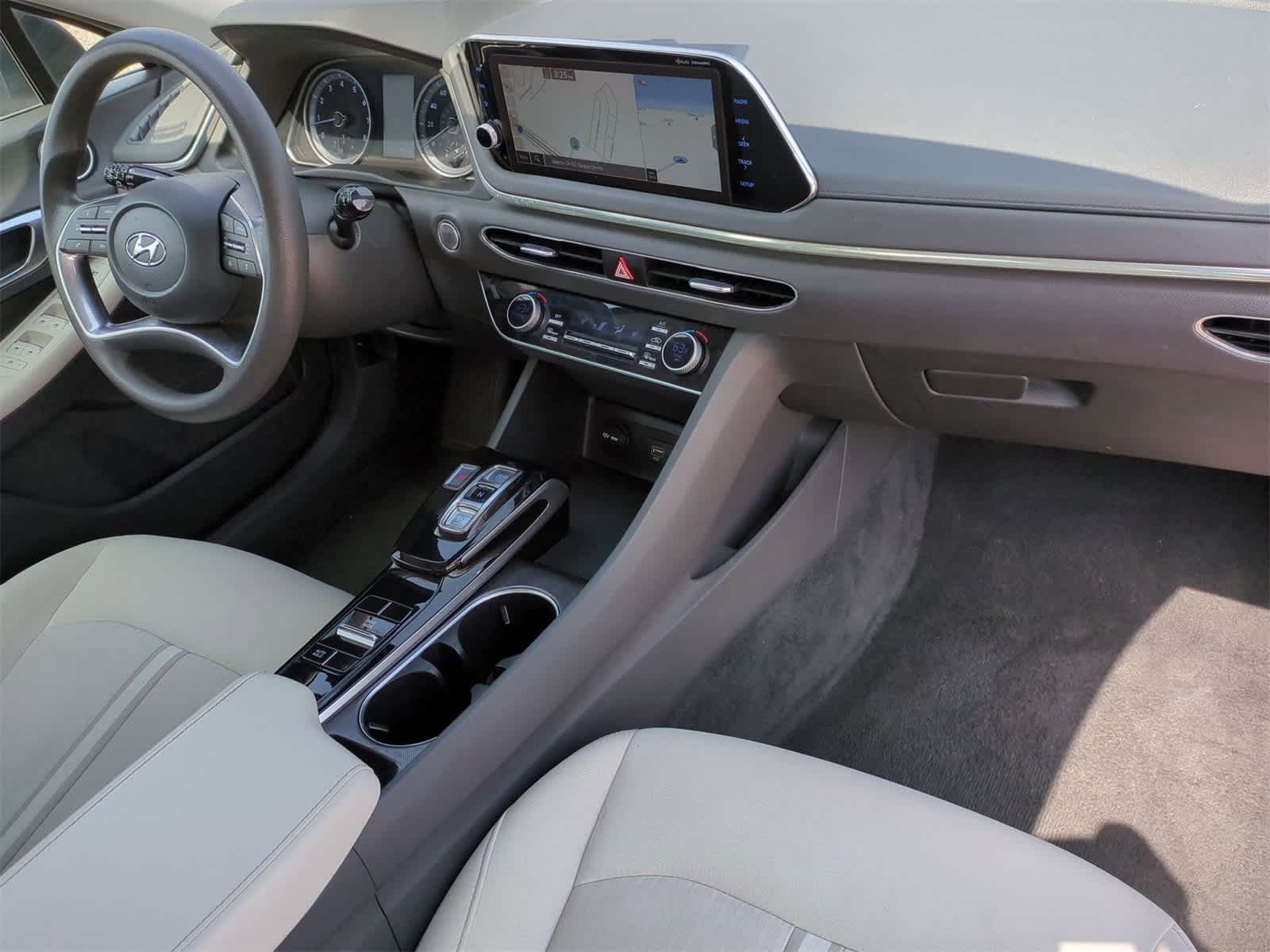 Vehicle image 29 of 34