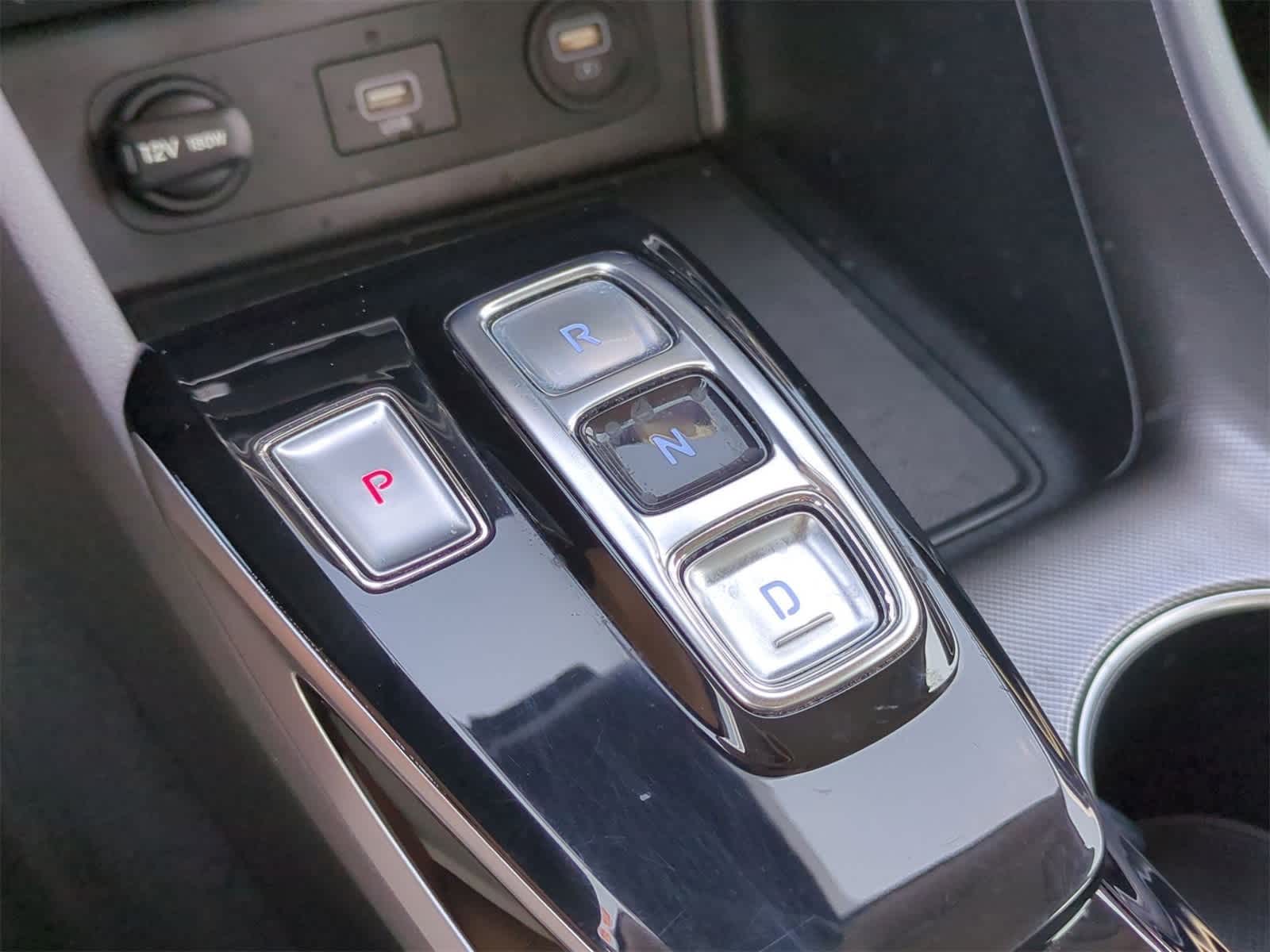 Vehicle image 17 of 34