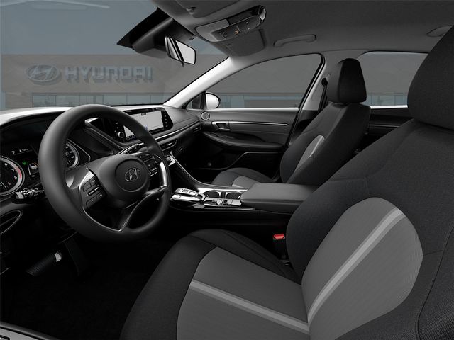 Vehicle image 19 of 21